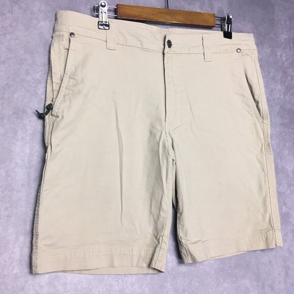 Columbia Mens Tech Shorts size 34 W x 10 L Canvas Cotton Stretch Cream Beige - Picture 2 of 13